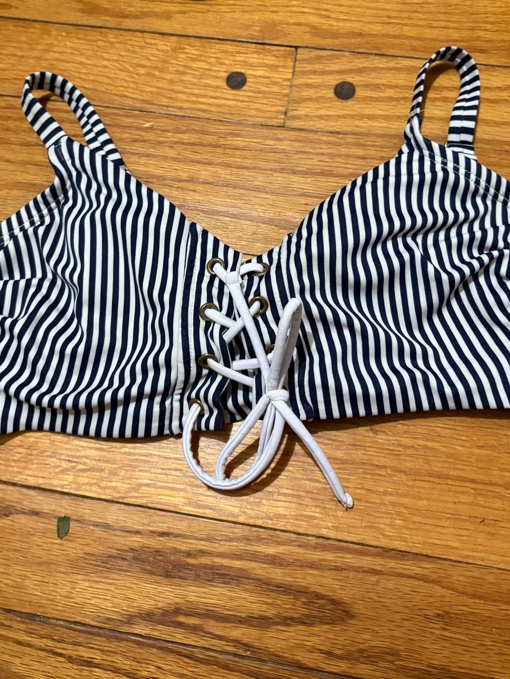 Women’s 2pc target bikini tops - Picture 3 of 9
